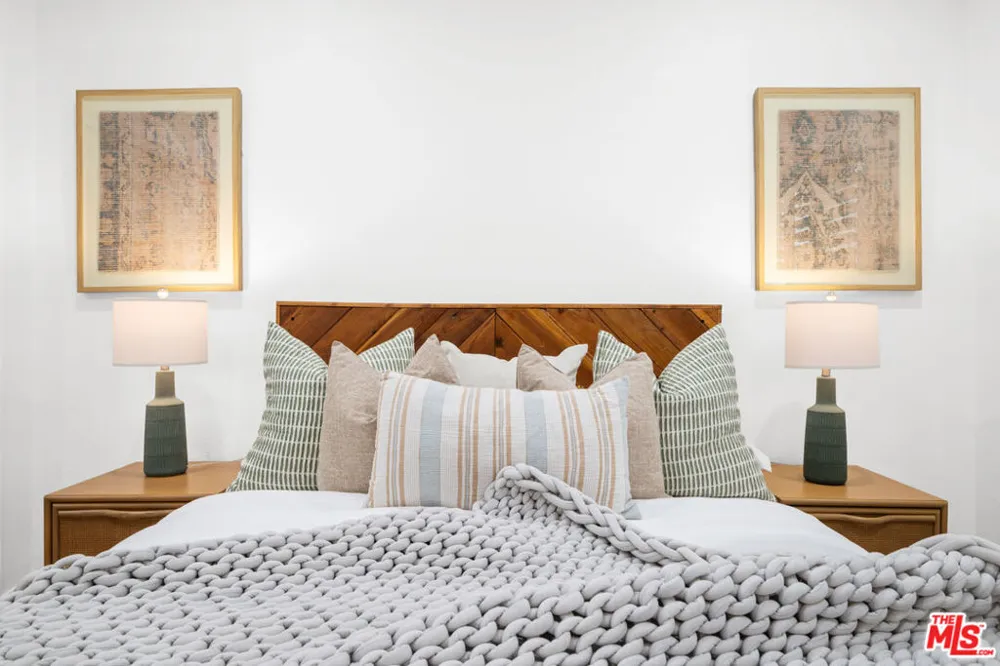 11115 Acama Street #104 Studio City, CA 91602