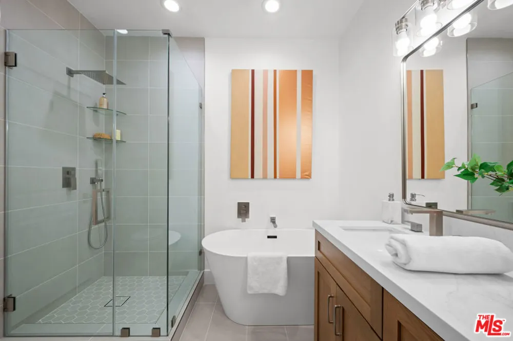 11115 Acama Street #104 Studio City, CA 91602