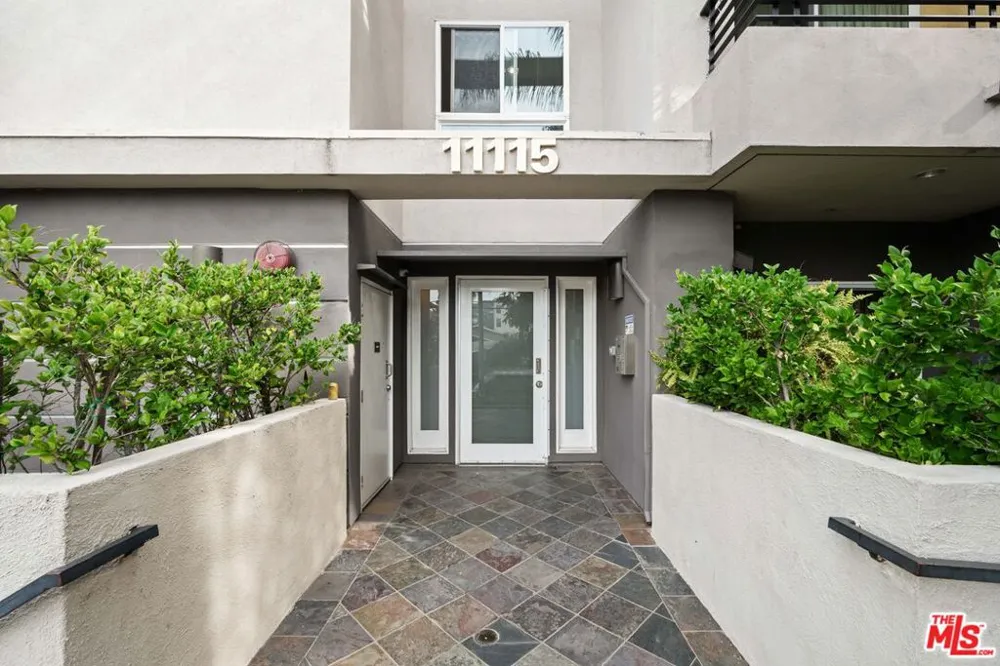 11115 Acama Street #104 Studio City, CA 91602