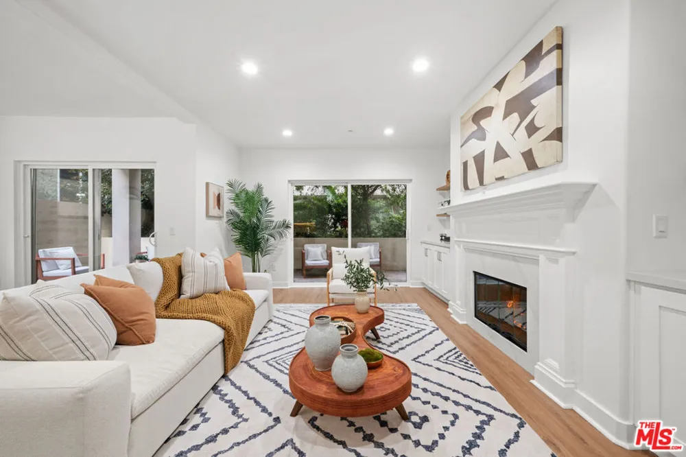 11115 Acama Street #104 Studio City, CA 91602