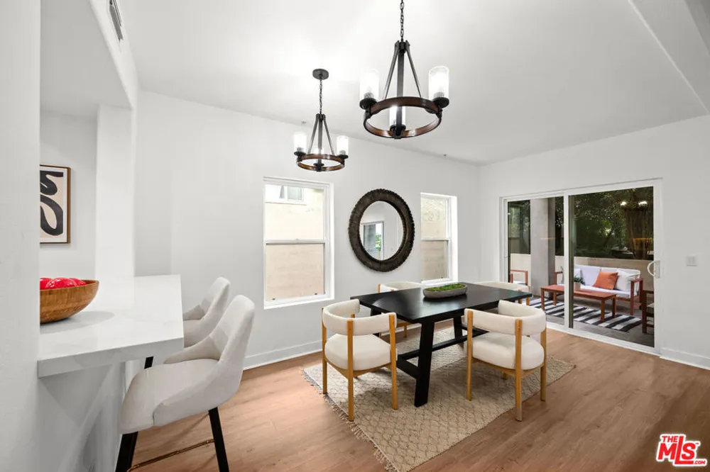 11115 Acama Street #104 Studio City, CA 91602