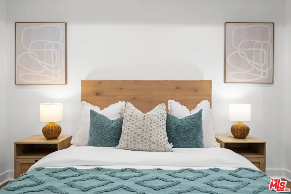 11115 Acama Street #104 Studio City, CA 91602