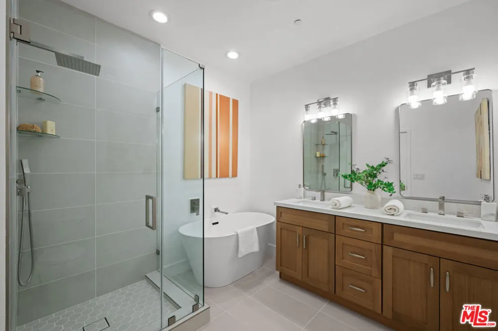 11115 Acama Street #104 Studio City, CA 91602