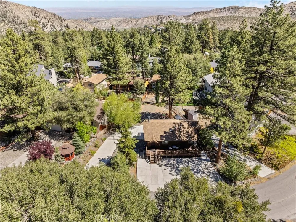 5243 Desert View Wrightwood, CA 92397