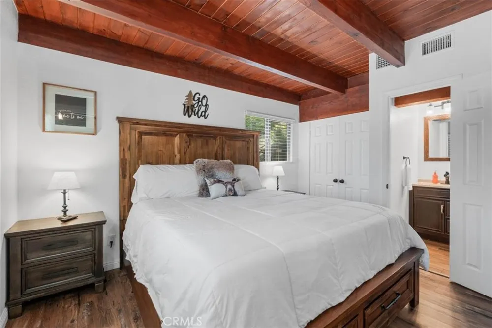 5243 Desert View Wrightwood, CA 92397