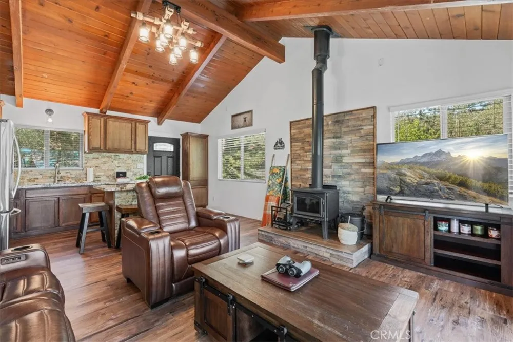 5243 Desert View Wrightwood, CA 92397