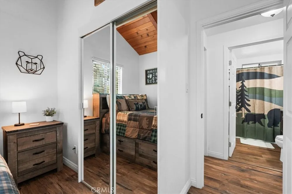 5243 Desert View Wrightwood, CA 92397