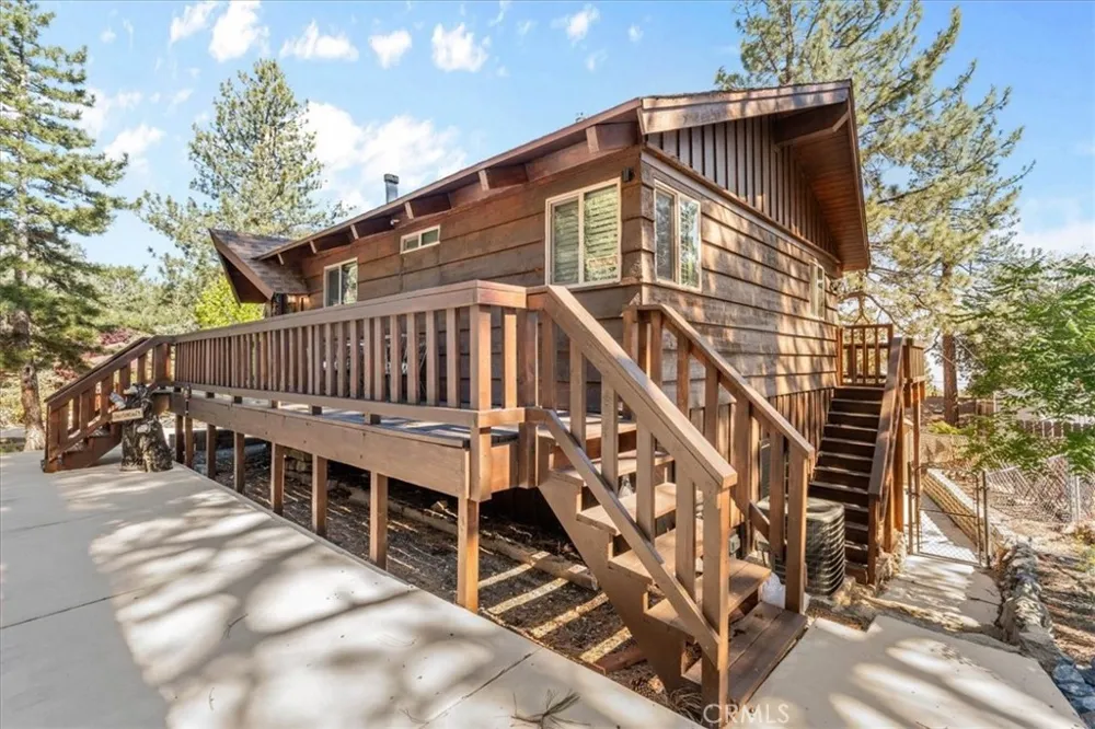 5243 Desert View Wrightwood, CA 92397