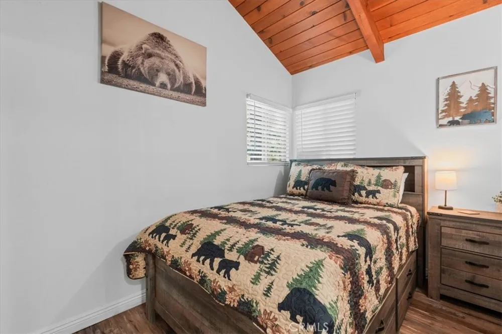 5243 Desert View Wrightwood, CA 92397