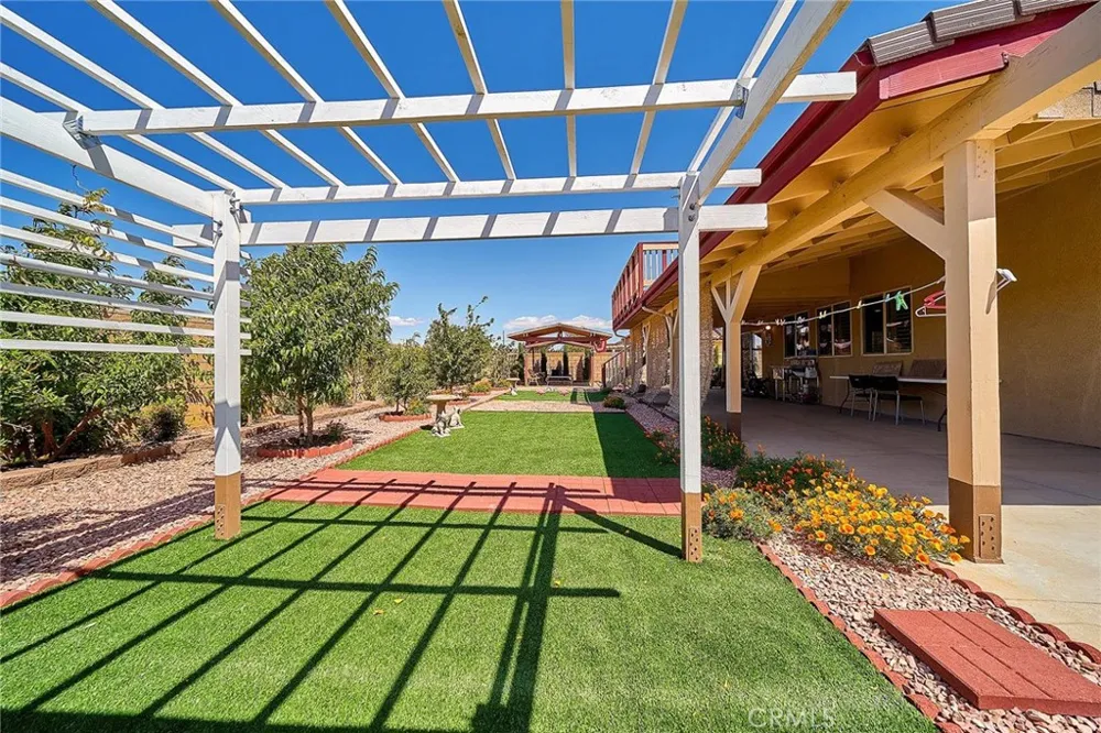 43521 Blossom Lancaster, CA 93536