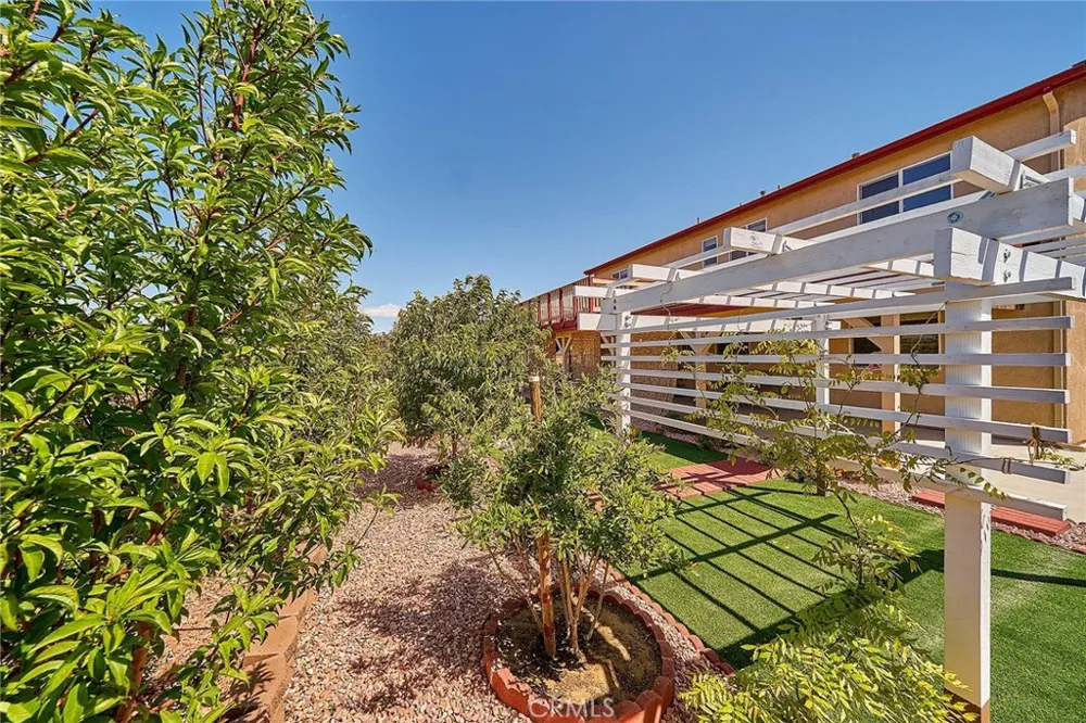 43521 Blossom Lancaster, CA 93536
