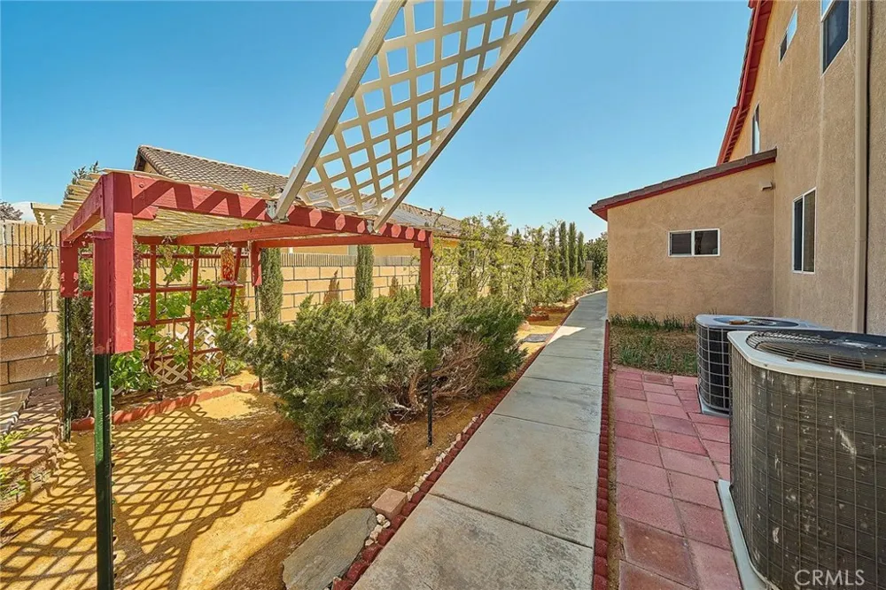 43521 Blossom Lancaster, CA 93536
