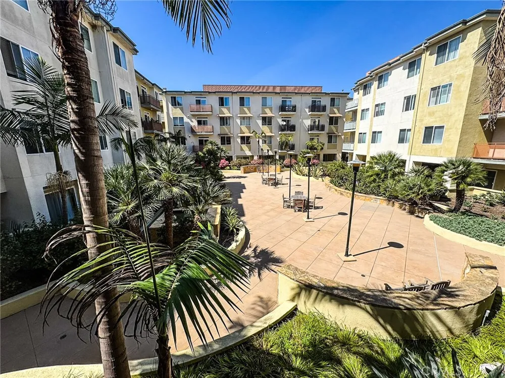 13200 Pacific Promenade #217 Playa Vista, CA 90094