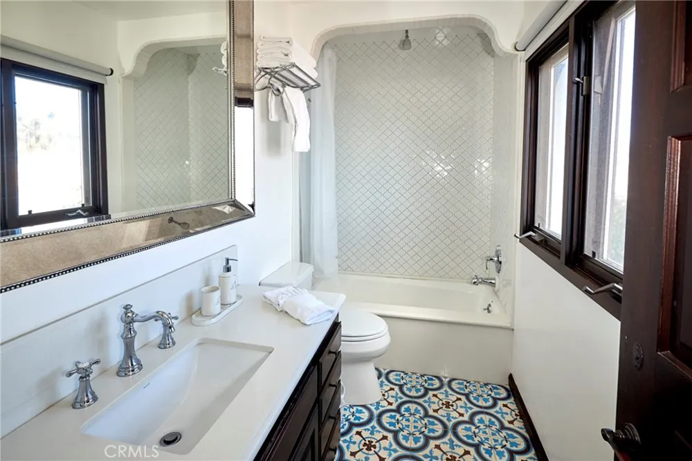 27 Camino De Flores Avalon, CA 90704