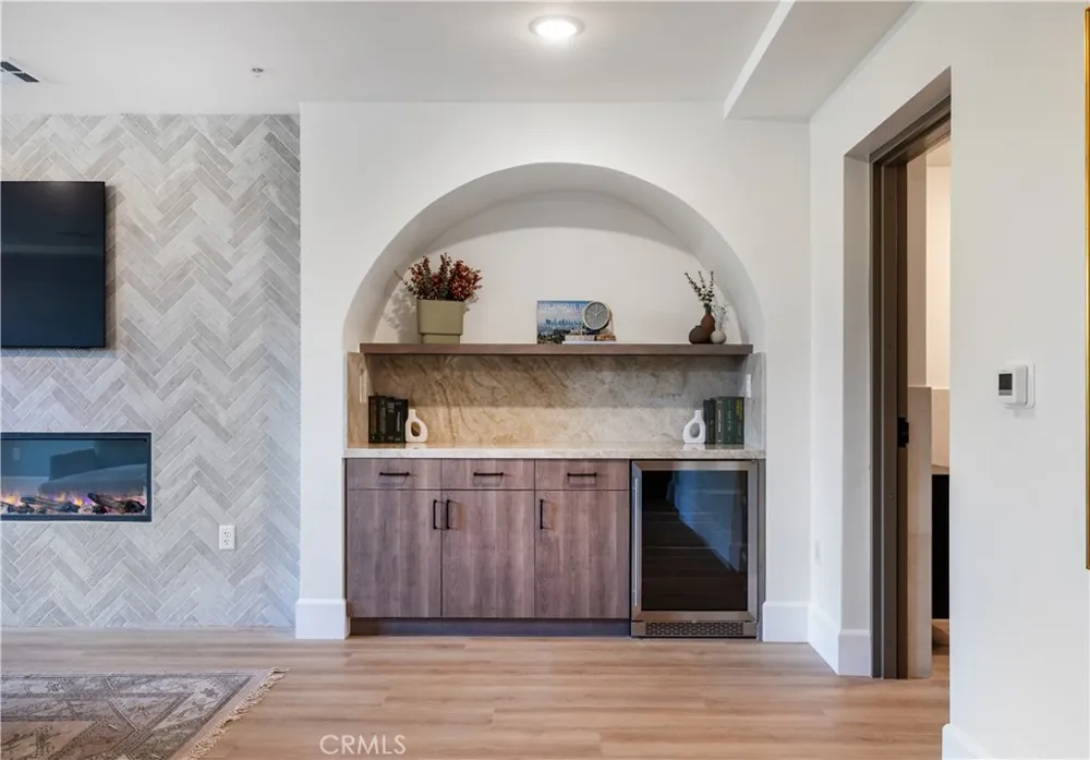 1303 S Orange Grove Avenue #601 Los Angeles, CA 90019