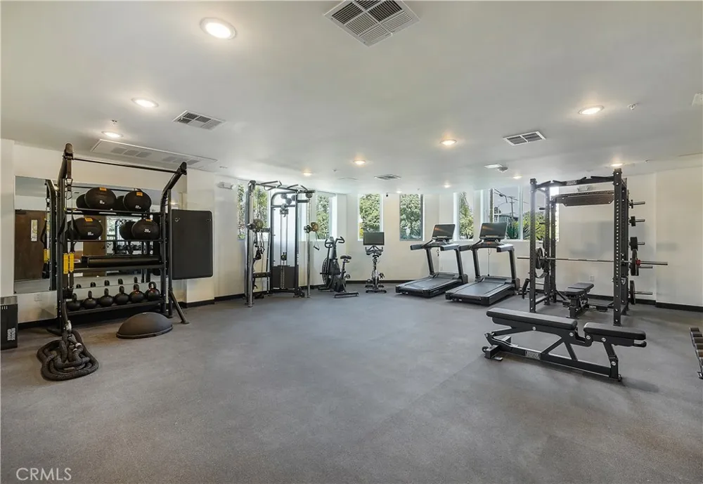 1303 S Orange Grove Avenue #601 Los Angeles, CA 90019