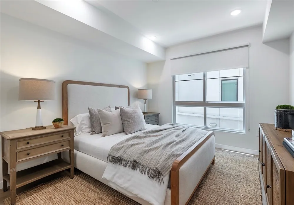 1303 S Orange Grove Avenue #601 Los Angeles, CA 90019