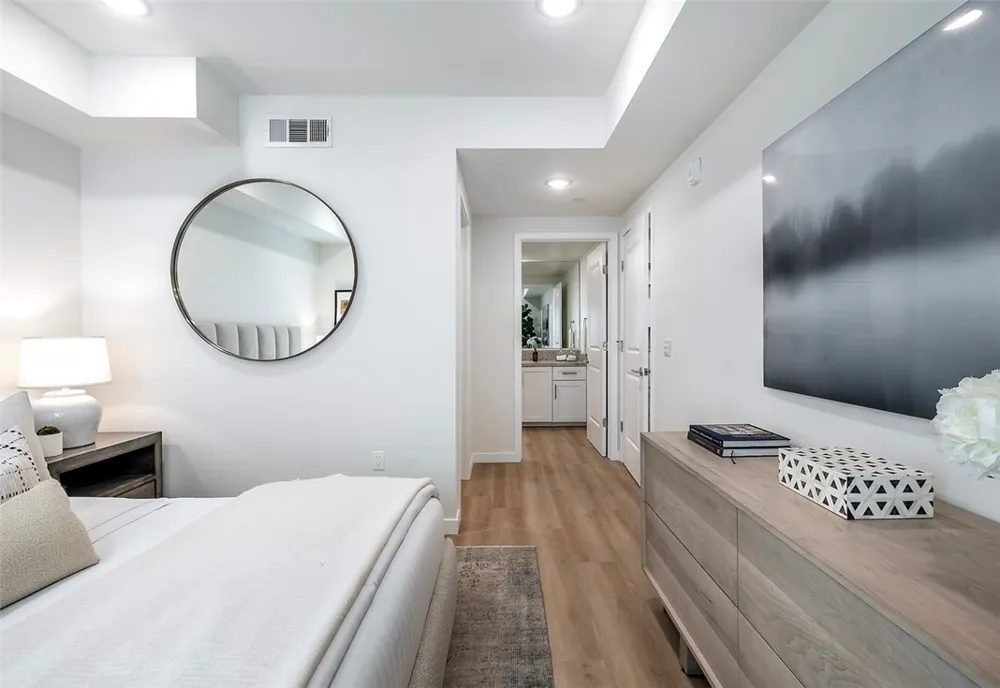 1303 S Orange Grove Avenue #601 Los Angeles, CA 90019