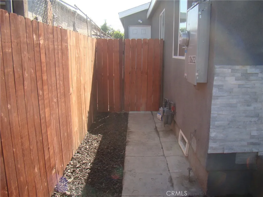 10622 Anzac Los Angeles, CA 90002