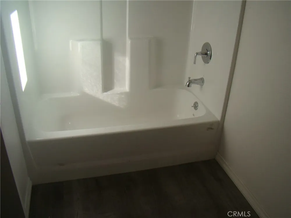 10622 Anzac Los Angeles, CA 90002