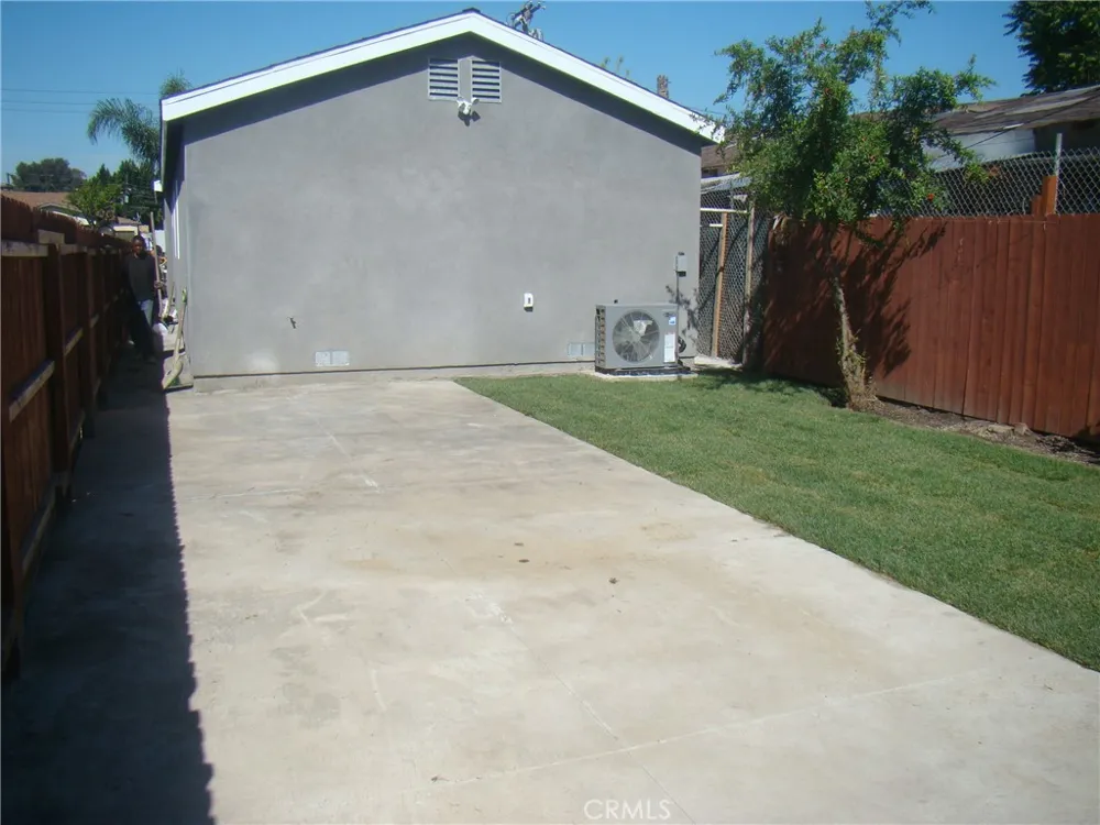 10622 Anzac Los Angeles, CA 90002