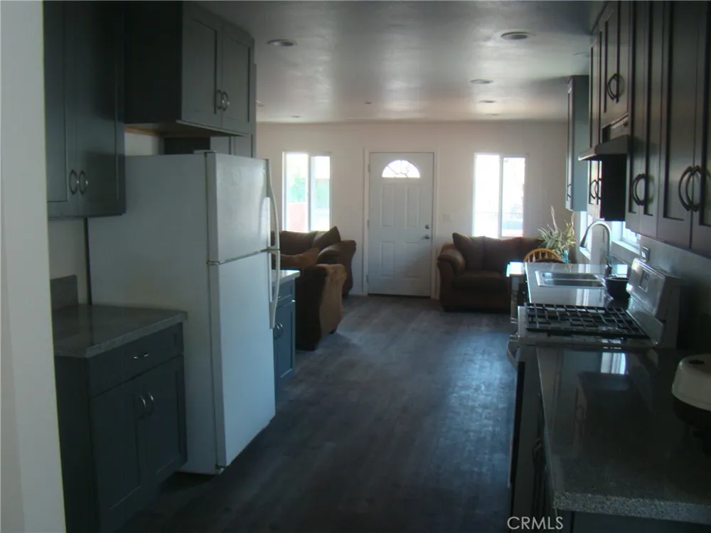 10622 Anzac Los Angeles, CA 90002