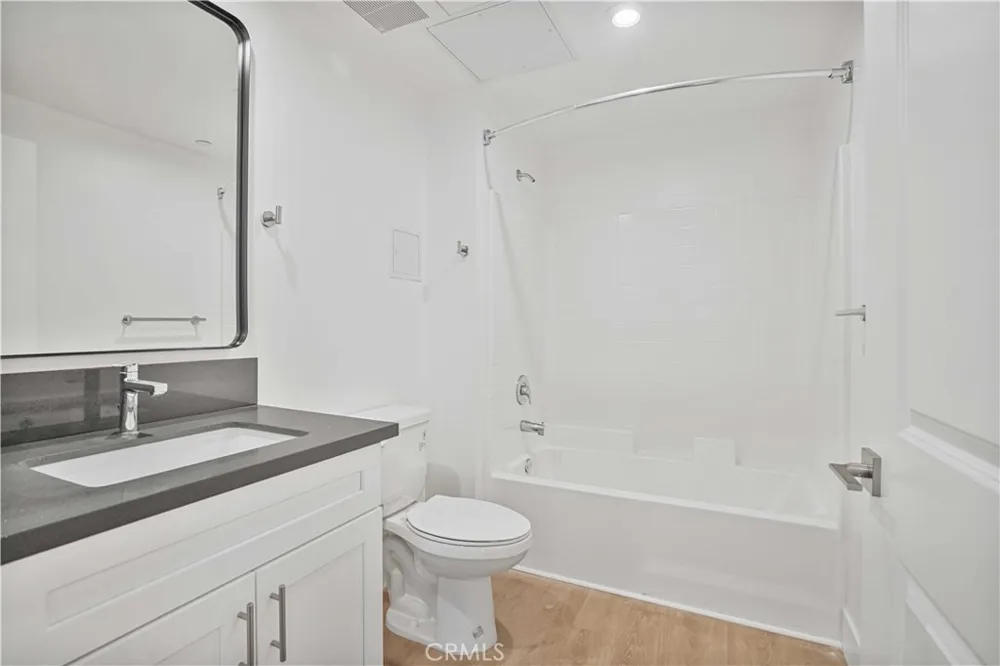 8750 Sepulveda Boulevard #310 North Hills, CA 91343