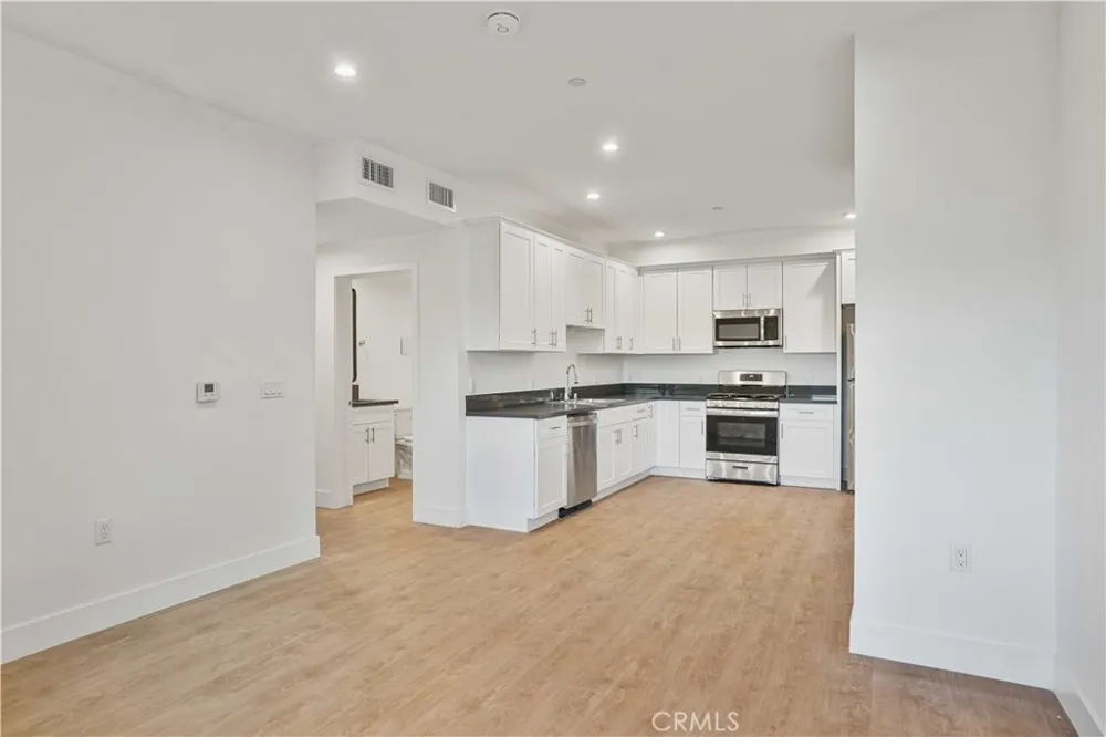 8750 Sepulveda Boulevard #310 North Hills, CA 91343