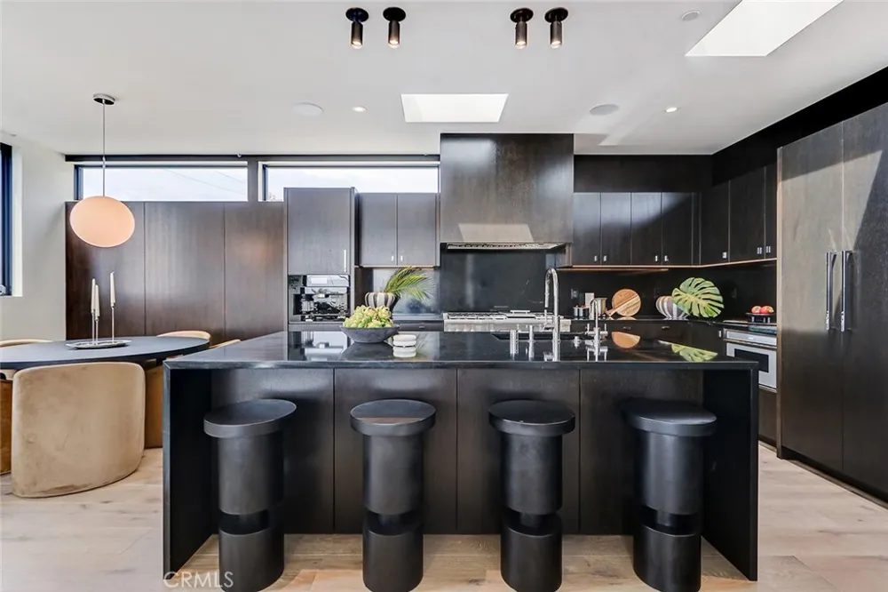 315 25th Manhattan Beach, CA 90266