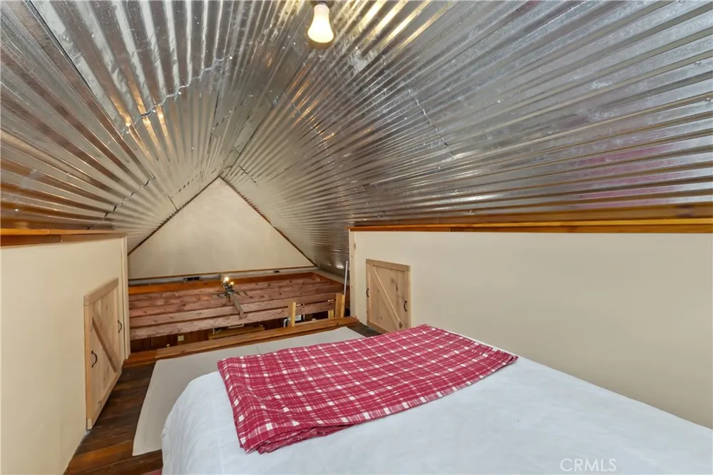 425 Blue Jay Canyon Lake Arrowhead, CA 92317
