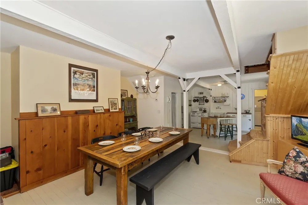 425 Blue Jay Canyon Lake Arrowhead, CA 92317