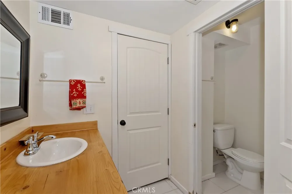 425 Blue Jay Canyon Lake Arrowhead, CA 92317