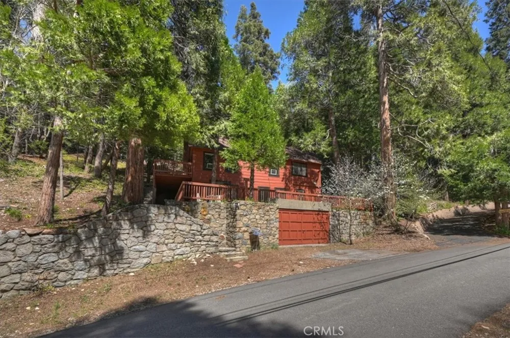 425 Blue Jay Canyon Lake Arrowhead, CA 92317