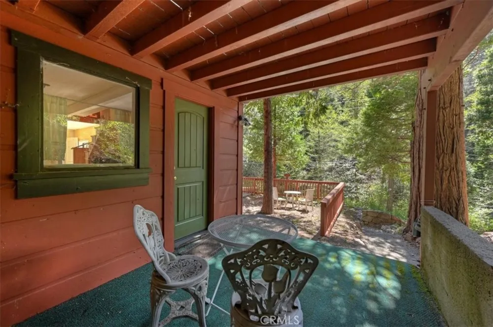 425 Blue Jay Canyon Lake Arrowhead, CA 92317