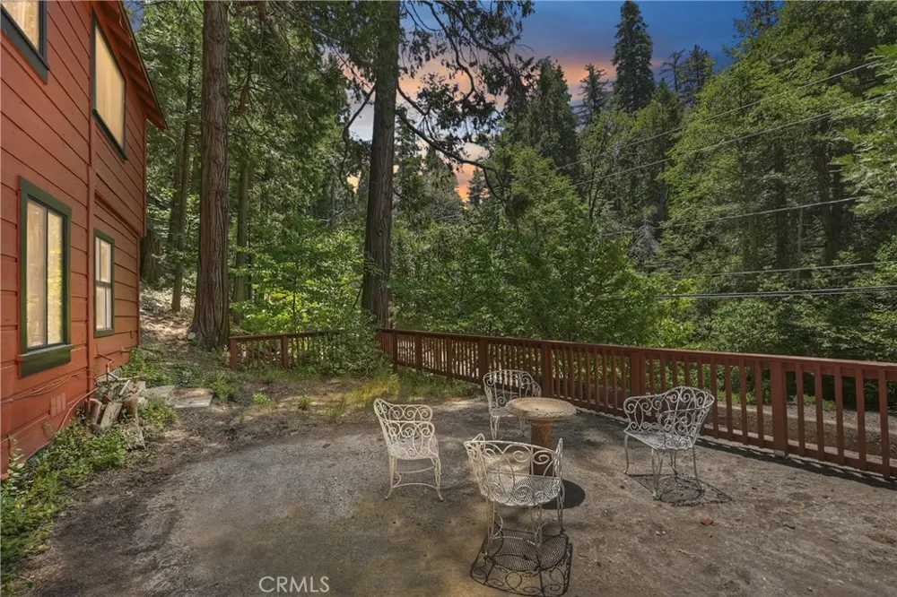 425 Blue Jay Canyon Lake Arrowhead, CA 92317