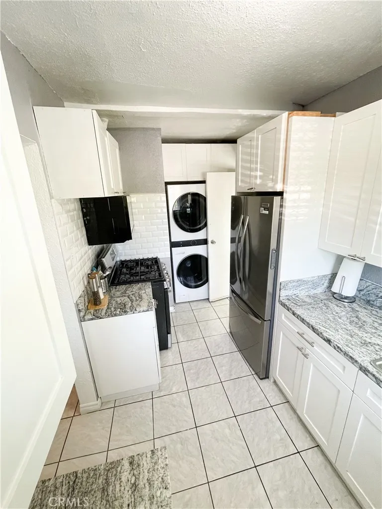 8205 Stanford Los Angeles, CA 90001