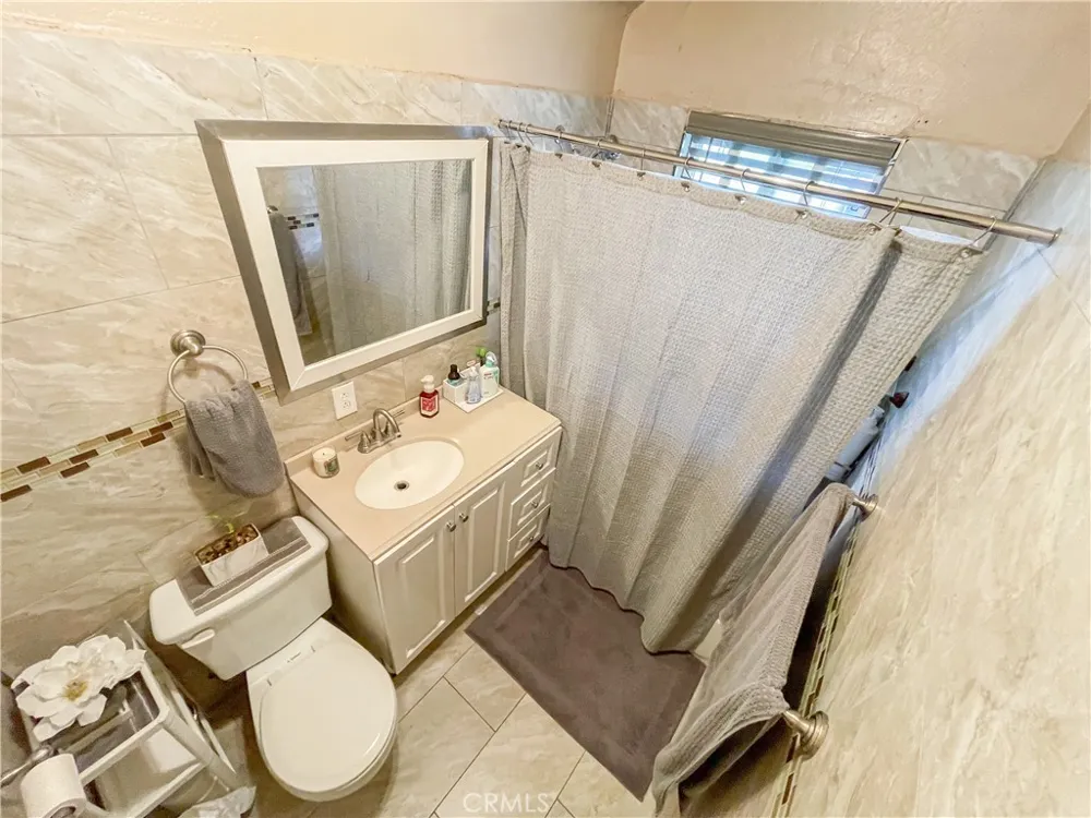 8205 Stanford Los Angeles, CA 90001