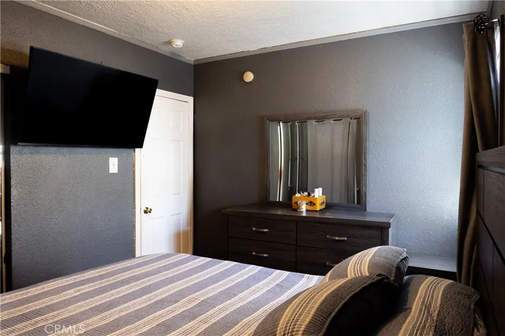 8205 Stanford Los Angeles, CA 90001