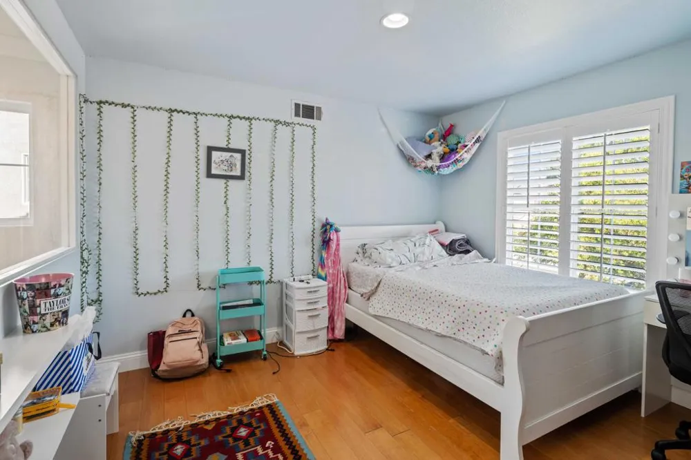 26089 Salinger Lane Stevenson Ranch, CA 91381