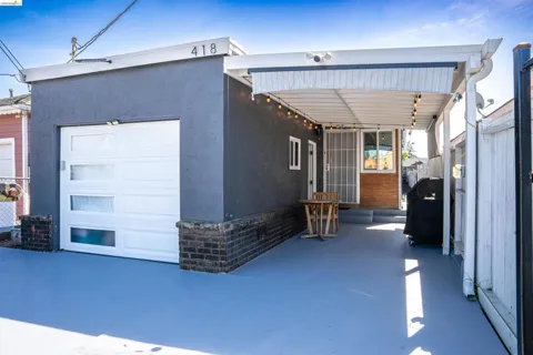 418 Douglas Ave