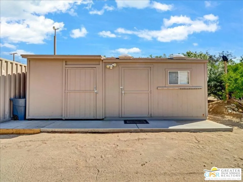 6333 Timothy Avenue Twentynine Palms, CA 92277