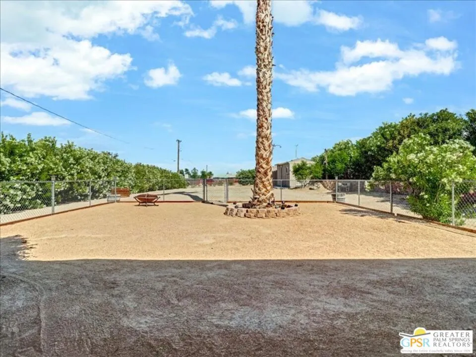 6333 Timothy Avenue Twentynine Palms, CA 92277