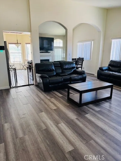 616 Violet Rosamond, CA 93560