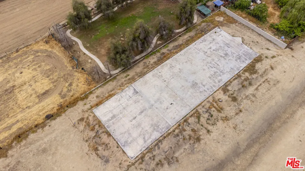 10111 Habecker Road Lamont, CA 93241