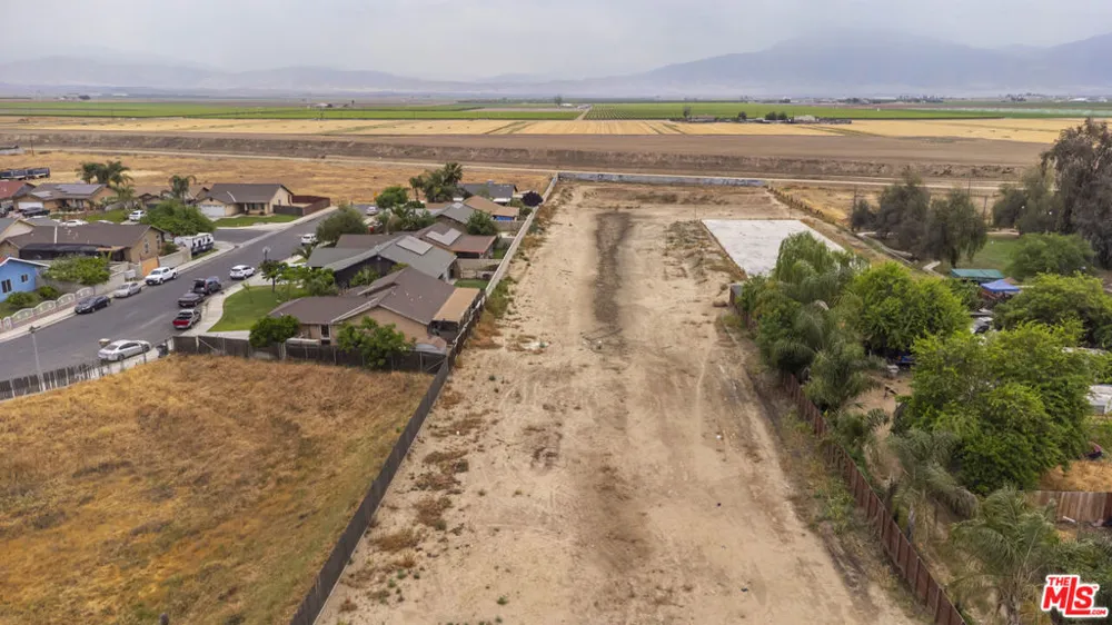 10111 Habecker Road Lamont, CA 93241