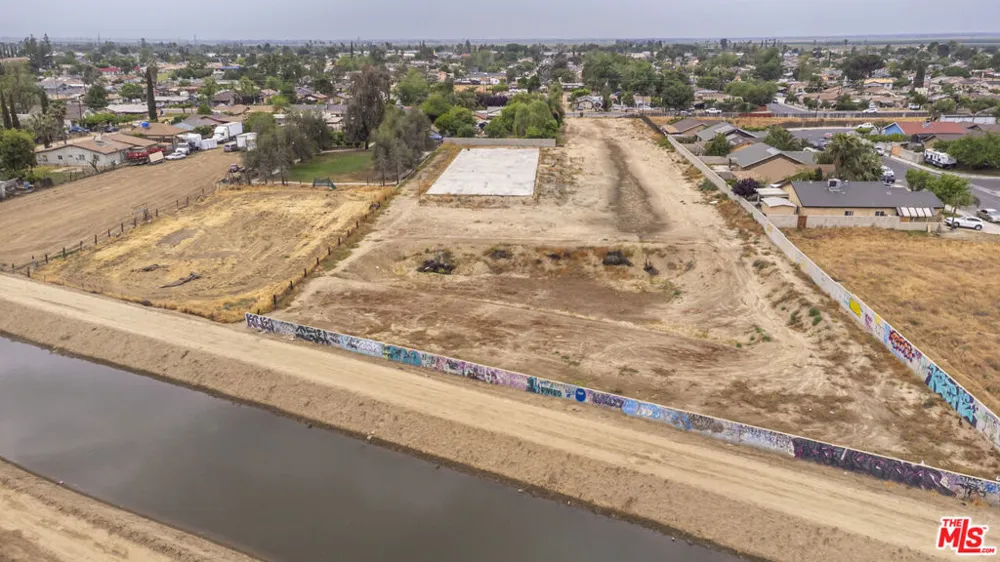 10111 Habecker Road Lamont, CA 93241