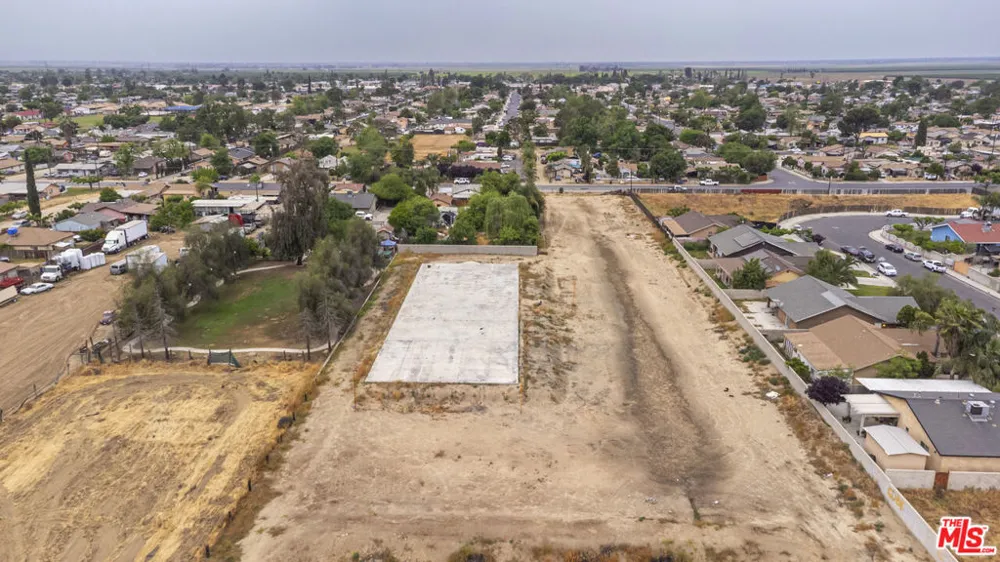 10111 Habecker Road Lamont, CA 93241