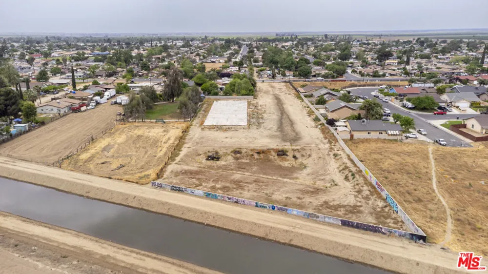 10111 Habecker Road Lamont, CA 93241