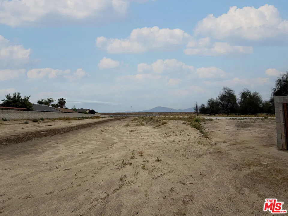 10111 Habecker Road Lamont, CA 93241