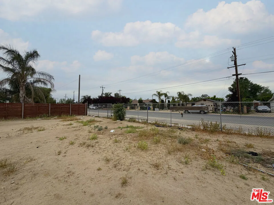 10111 Habecker Road Lamont, CA 93241